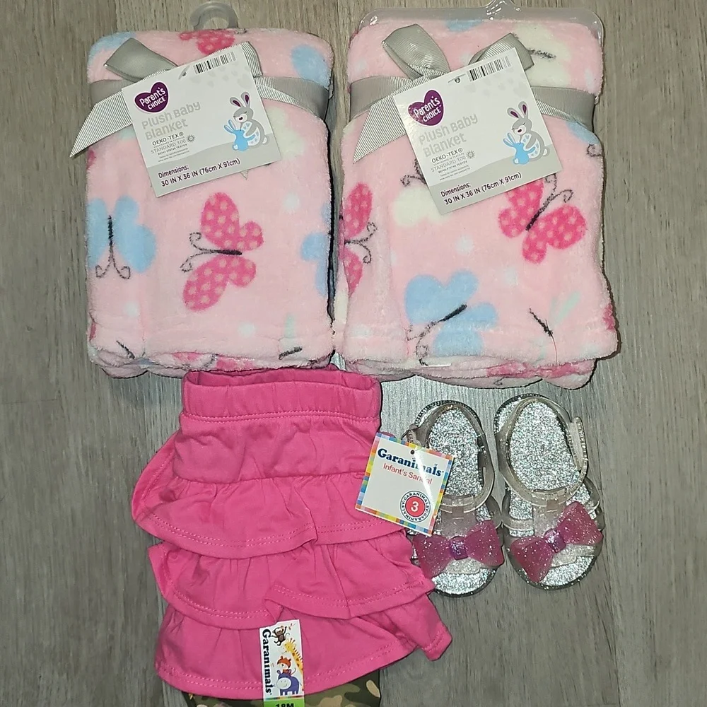 Pink Butterfly Blanket, Silver Jelly Sandals, and Camo Leggings/W Pink Skirt